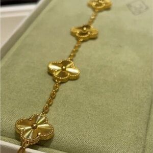 👧✨Authentic✨👧 Van Cleef & Arpels Vintage Alhambra 18K Gold Bracelet